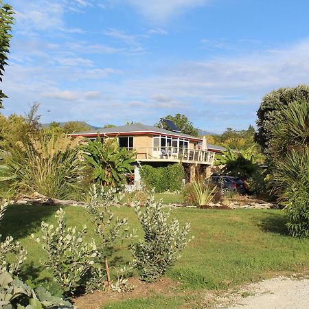 Labyrinth Gardens Guest House Takaka Extérieur photo