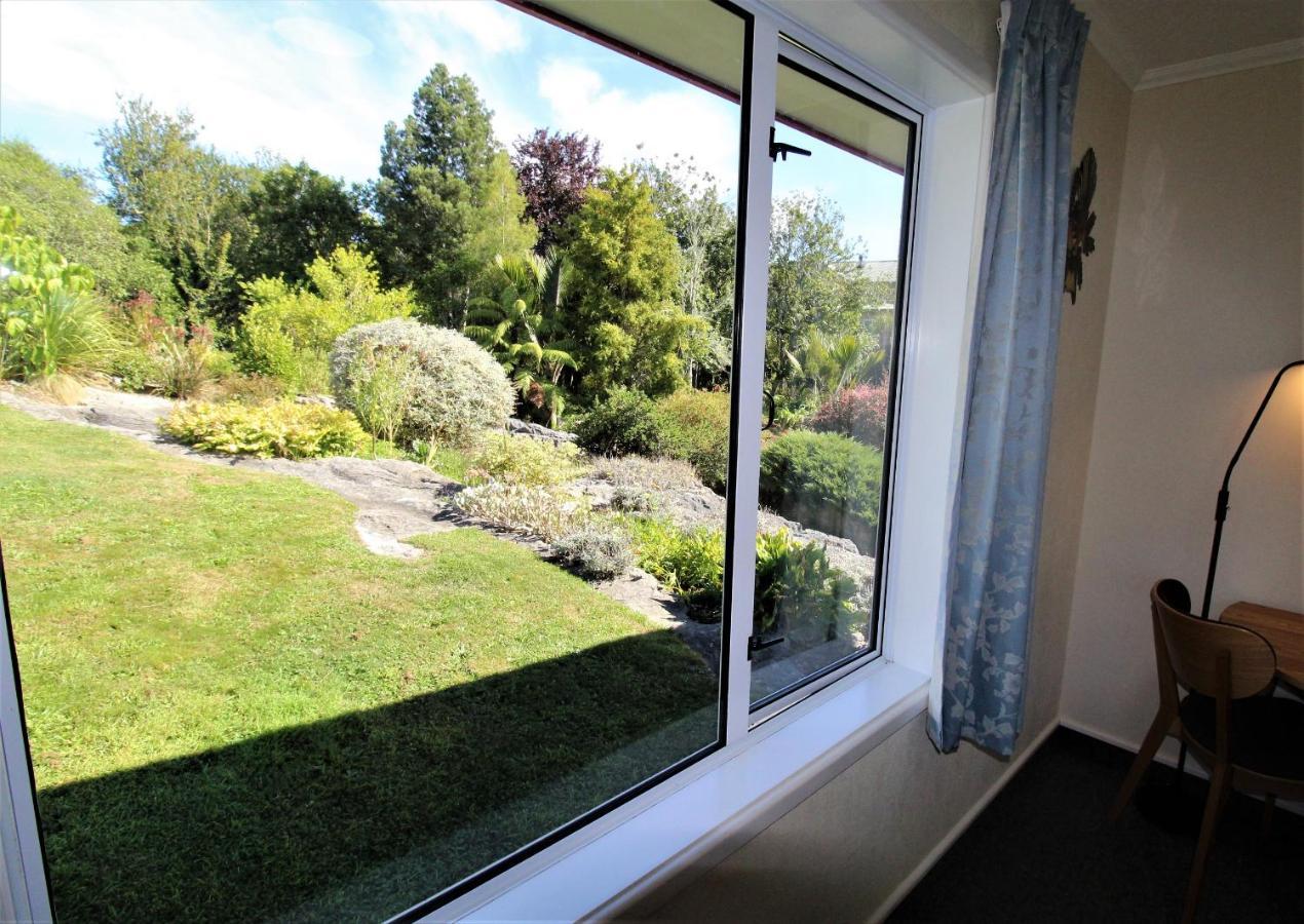 Labyrinth Gardens Guest House Takaka Extérieur photo