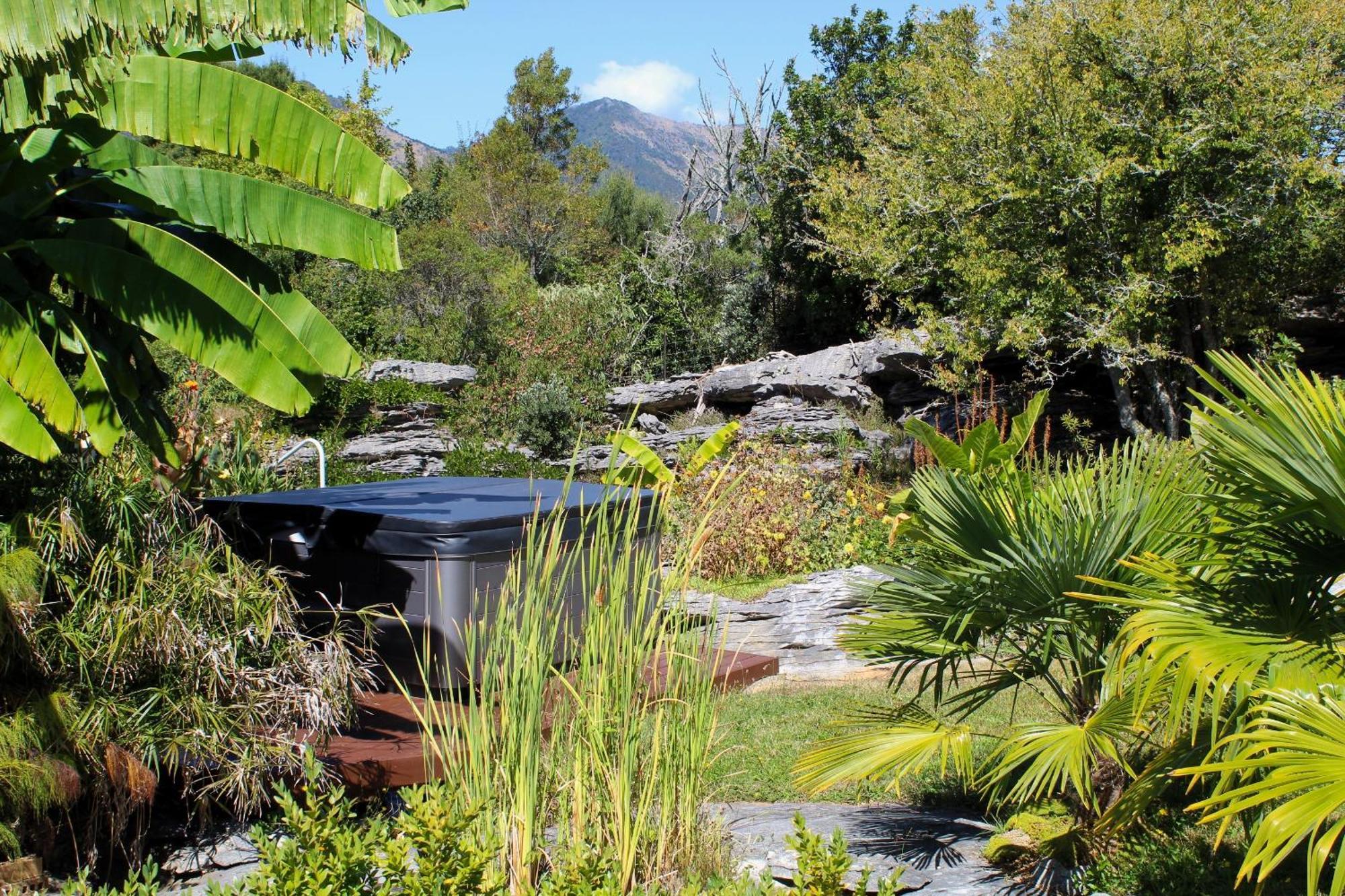 Labyrinth Gardens Guest House Takaka Extérieur photo